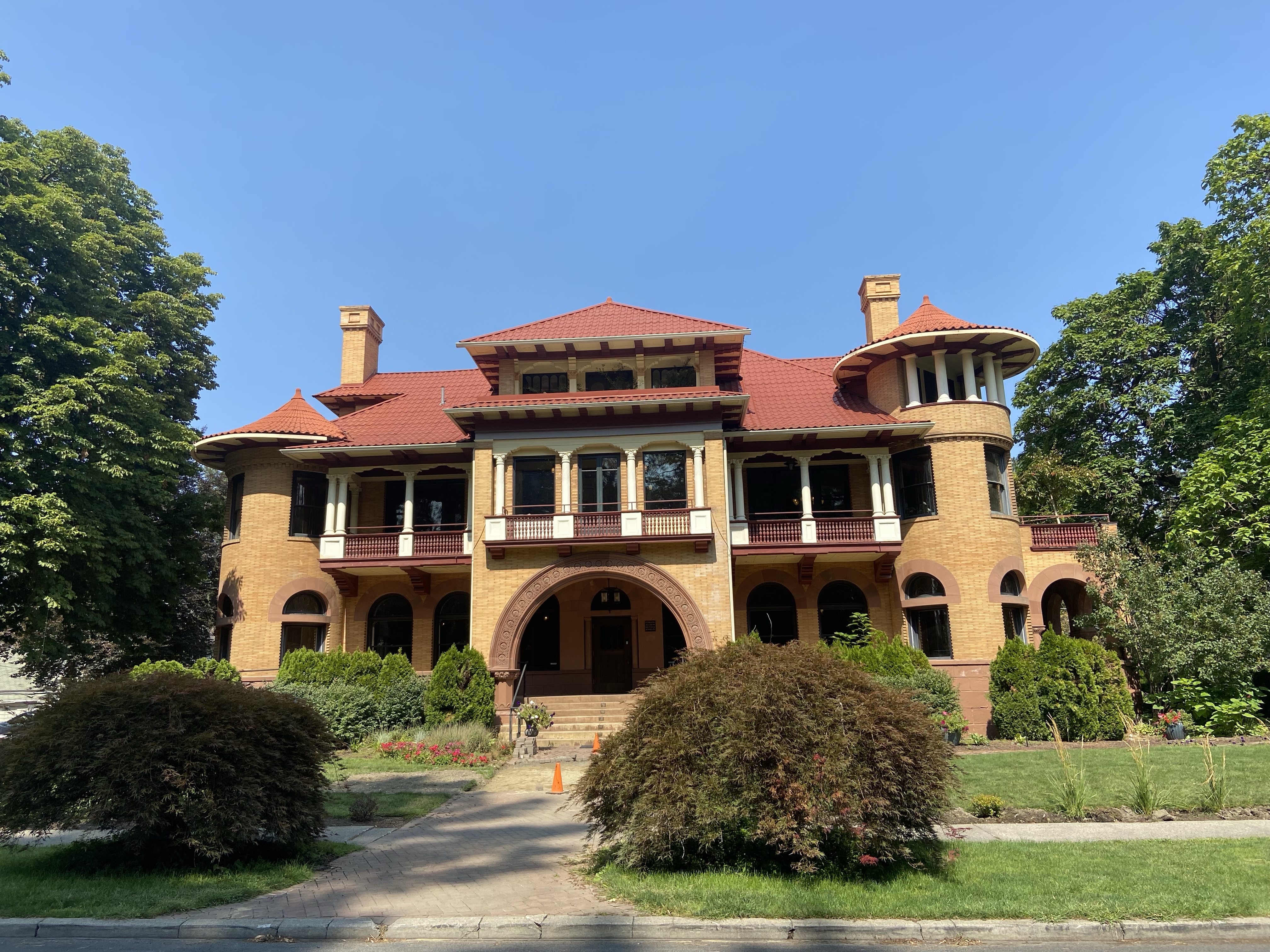 Patsy Clark Mansion – Walkies Through History
